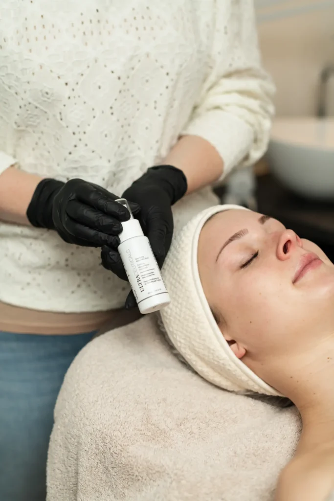 Mandelic peeling bij Dessa Skin